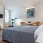 Marinali ゲストハウス 3*